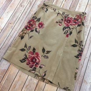🥳2/$25🥳 Ann Taylor Floral Corduroy Style Skirt